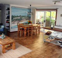 A2Port Willy - Kempsey Accommodation