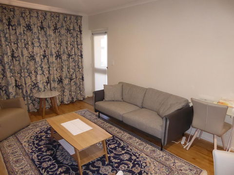 ADELAIDE CENTRAL APARTMENT - 3BR, 2BATH & CARPARK - Kempsey Accommodation 3