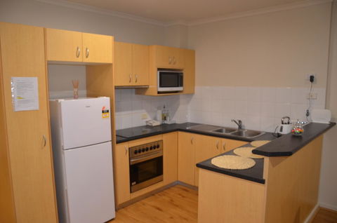 ADELAIDE CENTRAL APARTMENT - 3BR, 2BATH & CARPARK - Kempsey Accommodation 6