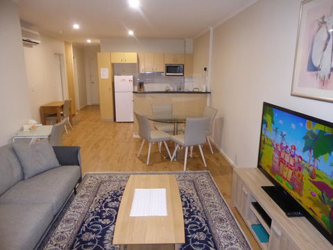 ADELAIDE CENTRAL APARTMENT - 3BR, 2BATH & CARPARK - Kempsey Accommodation 4