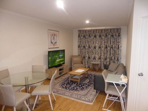 ADELAIDE CENTRAL APARTMENT - 3BR, 2BATH & CARPARK - Kempsey Accommodation 2
