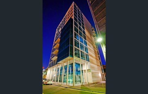 Stylish And Comfortable, Views Over Gouger St! - Kempsey Accommodation 21