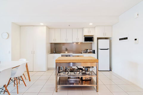 Stylish And Comfortable, Views Over Gouger St! - Kempsey Accommodation 8