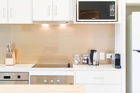 Stylish And Comfortable, Views Over Gouger St! - Kempsey Accommodation 7