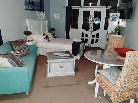 Court House - Studio - Kempsey Accommodation 0