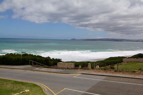 Southern Sands\' Beachfront Apartment - Kempsey Accommodation 0