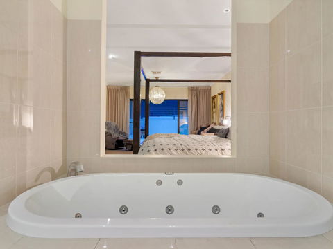 City-Barossa Gateway - Kempsey Accommodation 1
