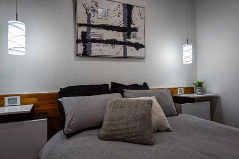 BENGALEE EXECUTIVE TOWNHOUSE- MODERN & STYLISH - Kempsey Accommodation 2