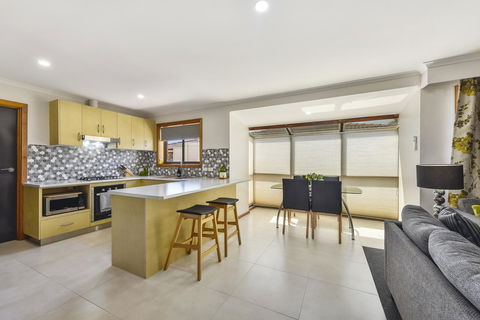 City Four Apartment - Kempsey Accommodation 0