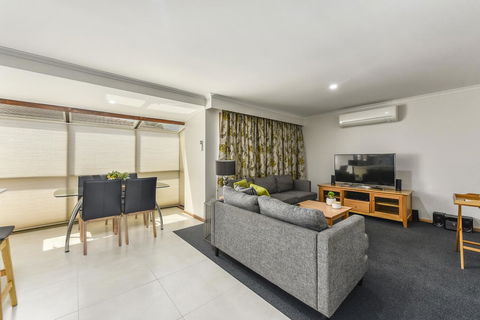 City Four Apartment - Kempsey Accommodation 2