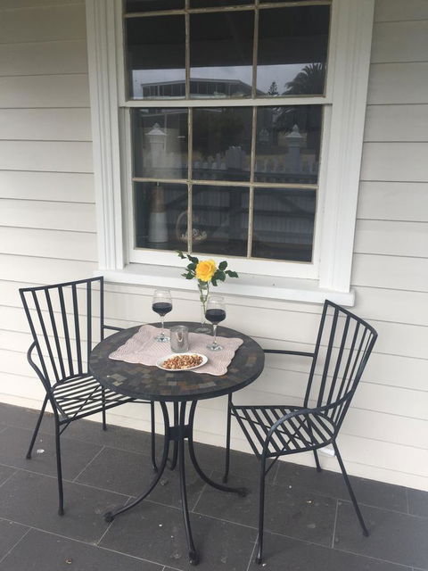 Railway Cottage In Beachport - Kempsey Accommodation 21