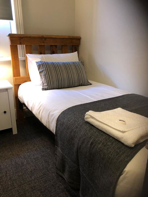 Cornwall Hotel - Kempsey Accommodation 12