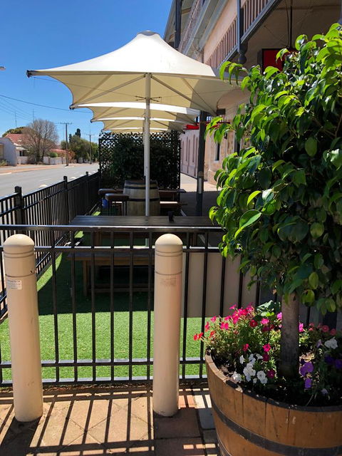 Cornwall Hotel - Kempsey Accommodation 2