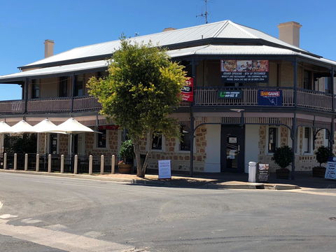 Cornwall Hotel - Kempsey Accommodation 13