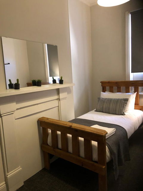 Cornwall Hotel - Kempsey Accommodation 15