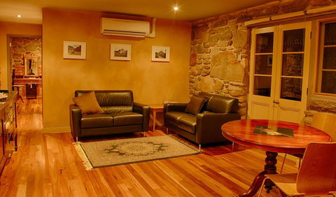 1860 Wine Country Cottages - Kempsey Accommodation 23