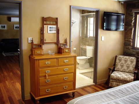 1860 Wine Country Cottages - Kempsey Accommodation 15