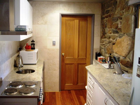1860 Wine Country Cottages - Kempsey Accommodation 13