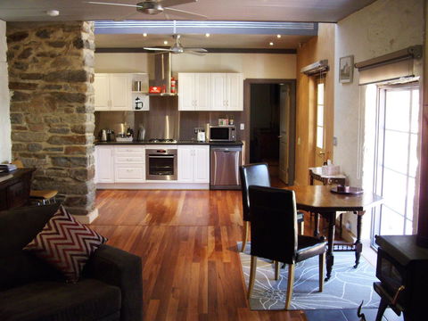 1860 Wine Country Cottages - Kempsey Accommodation 2