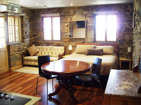 1860 Wine Country Cottages - Kempsey Accommodation 10