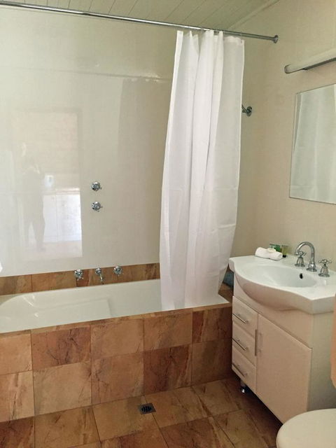 Coonawarra Place Motor Inn - Kempsey Accommodation 7