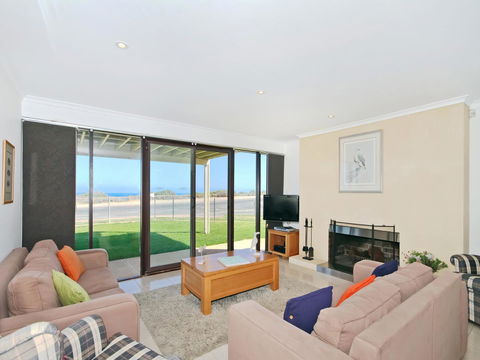 Pearl By The Sea - Kempsey Accommodation 4