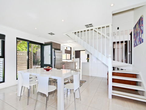 Pearl By The Sea - Kempsey Accommodation 2