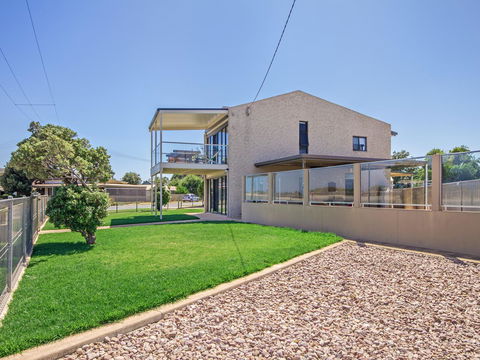 Pearl By The Sea - Kempsey Accommodation 13