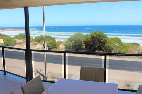 The Lighthouse - Beachfront Accommodation - Kempsey Accommodation 9
