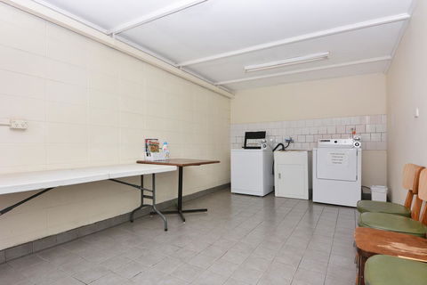 Motel Poinsettia - Kempsey Accommodation 8