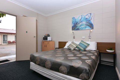 Motel Poinsettia - Kempsey Accommodation 25