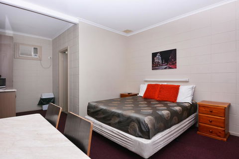 Motel Poinsettia - Kempsey Accommodation 14