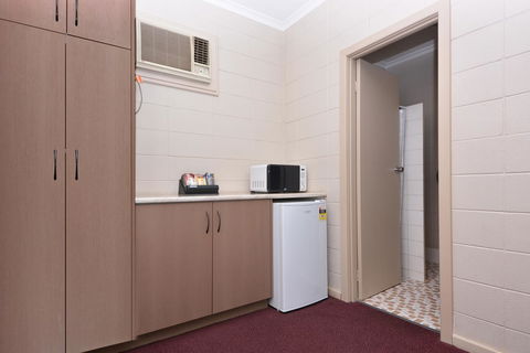 Motel Poinsettia - Kempsey Accommodation 19