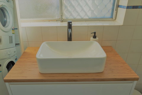 Henley Beach South, Amazing Views, Huge Private Balcony! - Kempsey Accommodation 17