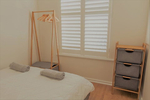 Henley Beach South, Amazing Views, Huge Private Balcony! - Kempsey Accommodation 13