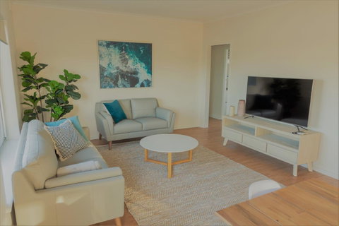 Henley Beach South, Amazing Views, Huge Private Balcony! - Kempsey Accommodation 14