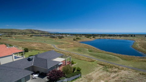 Golfers Paradise (18th Tee) - 52 Huntingdale Drive - Kempsey Accommodation 0