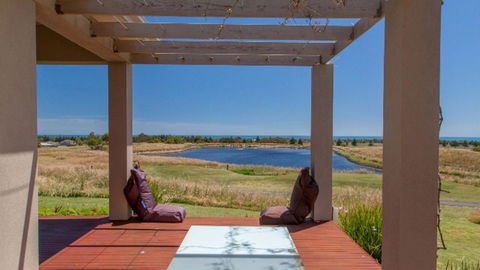Golfers Paradise (18th Tee) - 52 Huntingdale Drive - Kempsey Accommodation 4