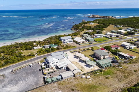 Rocks Retreat House With Sea Views - Kempsey Accommodation 17
