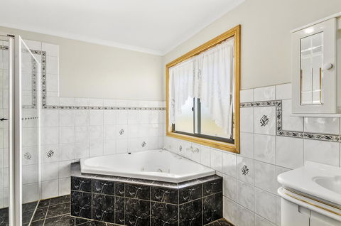 Rocks Retreat House With Sea Views - Kempsey Accommodation 12