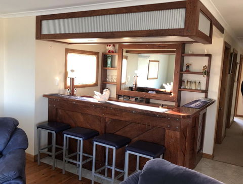 Rocks Retreat House With Sea Views - Kempsey Accommodation 1