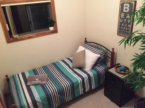 Rocks Retreat House With Sea Views - Kempsey Accommodation 9