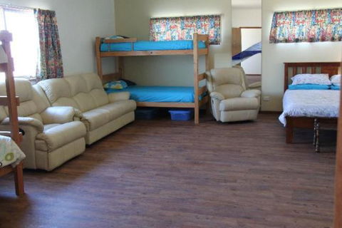 LAS ARENAS - The Sands - BEACH HOUSE - Kempsey Accommodation 4