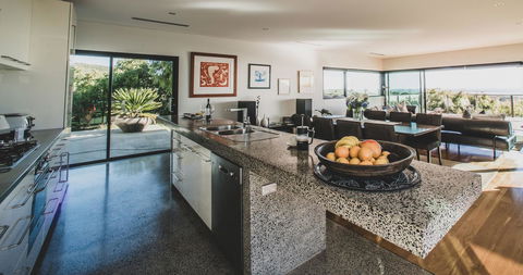 The Roozen Residence - Kempsey Accommodation 4