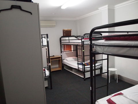 The Emperors Crown Hostel - Kempsey Accommodation 4