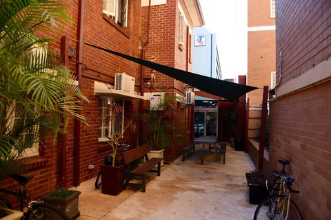 The Emperors Crown Hostel - Kempsey Accommodation 10