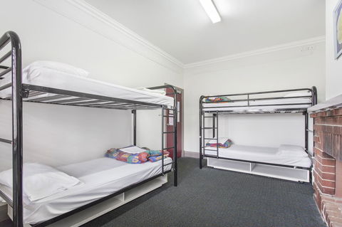 The Emperors Crown Hostel - Kempsey Accommodation 7