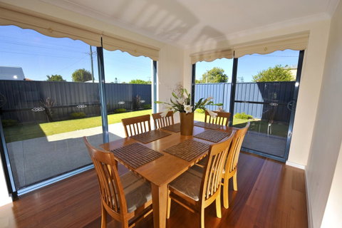 Palm Beach Manor - Kempsey Accommodation 5