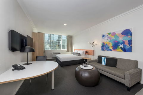 Oaks Perth Hotel - Kempsey Accommodation 0