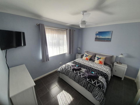 Ocean Beach Chalet 18 - Kempsey Accommodation 0